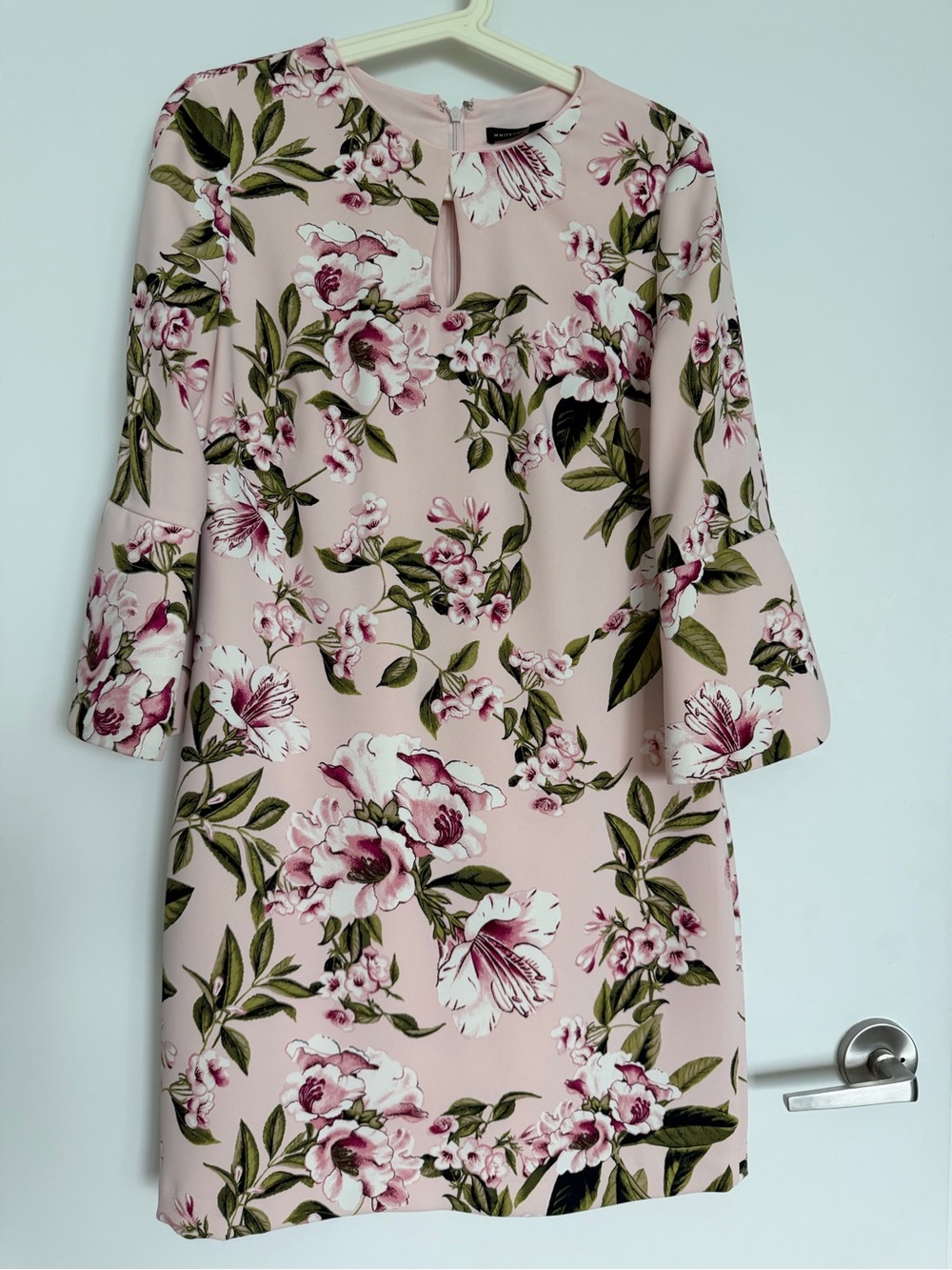 White House Black Market Pink Floral Keyhole Shift Dress